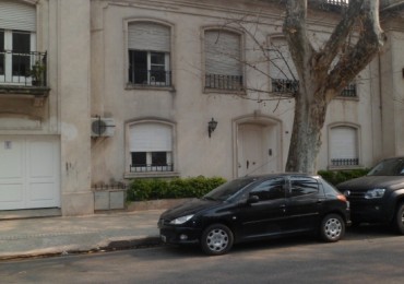 MB  VENDE. BV. OROÑO 20. CASA 4 DORMITORIOS. PH. CATEGORIA. JARDIN, PISCINA, QUINCHO. GARAGE       