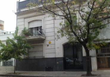 MB Negocios Inmobiliarios VENDE. Laprida 1518. Casa Ph. 4 dormitorios. 3 baños. Ideal institucion