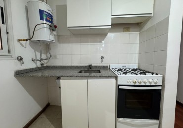 MB Negocios Inmobiliarios Alquila. 1 de Mayo 1651. Piso 1. Externo. Pileta. Parrillero